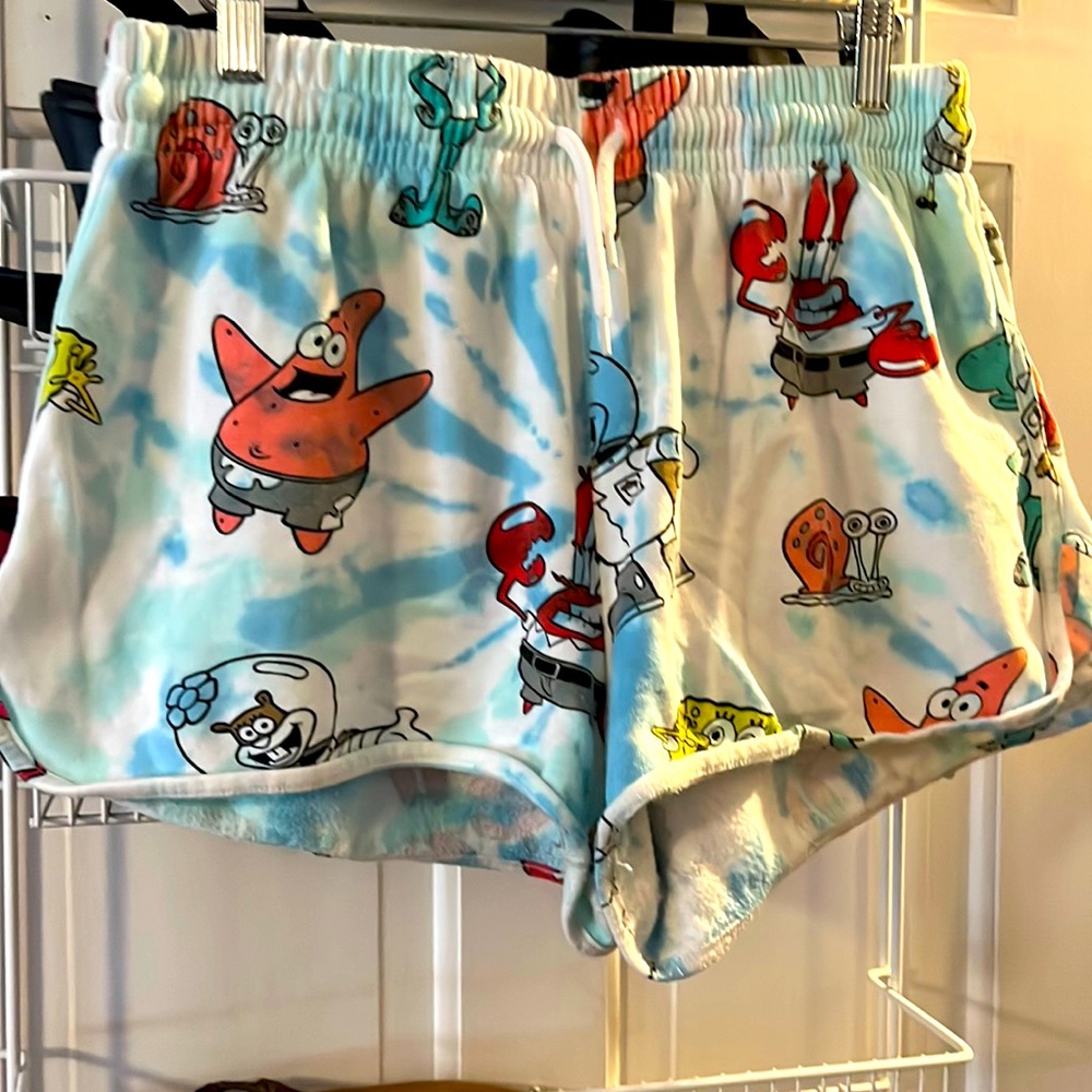Tie dye SpongeBob Shorts 🩵🤍